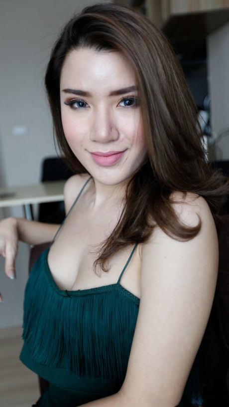 Shemale Naked Pics